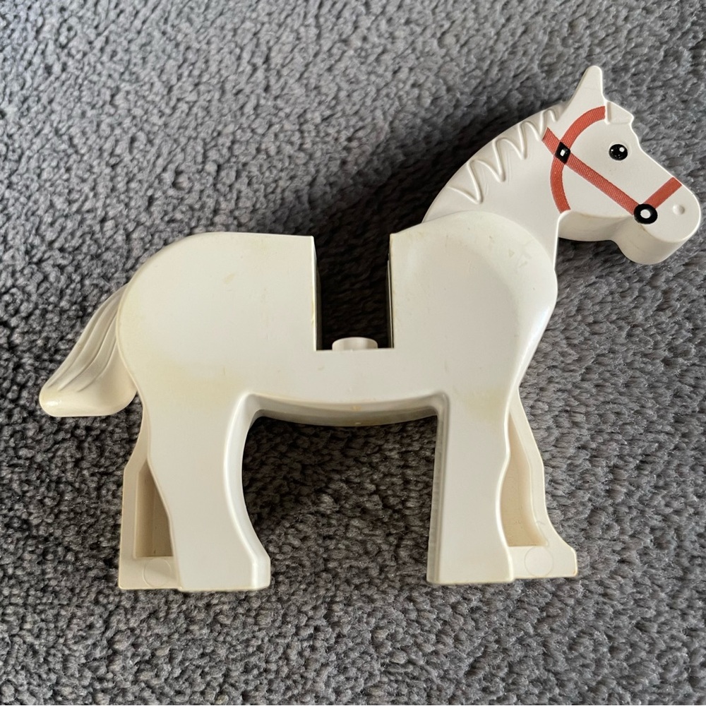 LEGO Knights Set with Black and White Horses - Picture 7 of 8